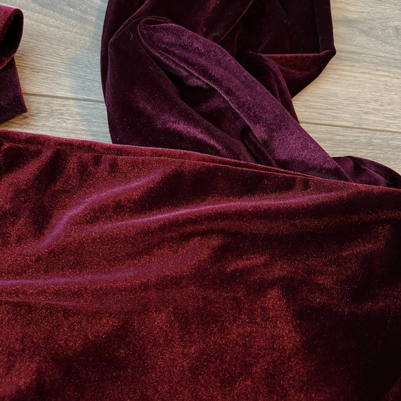 Naked Wardrobe Velvet Touch Set in Burgundy - Picture 2 of 7